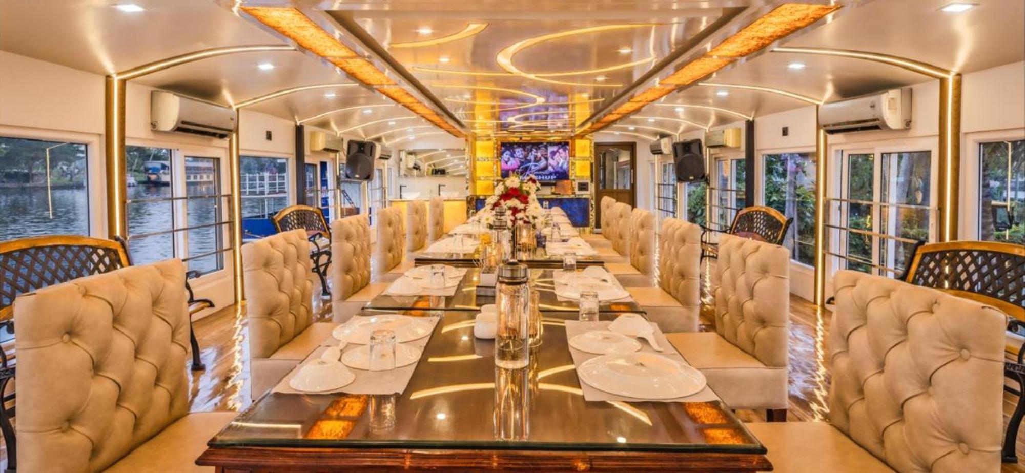 Victoria Houseboats Hotel Alappuzha Екстериор снимка