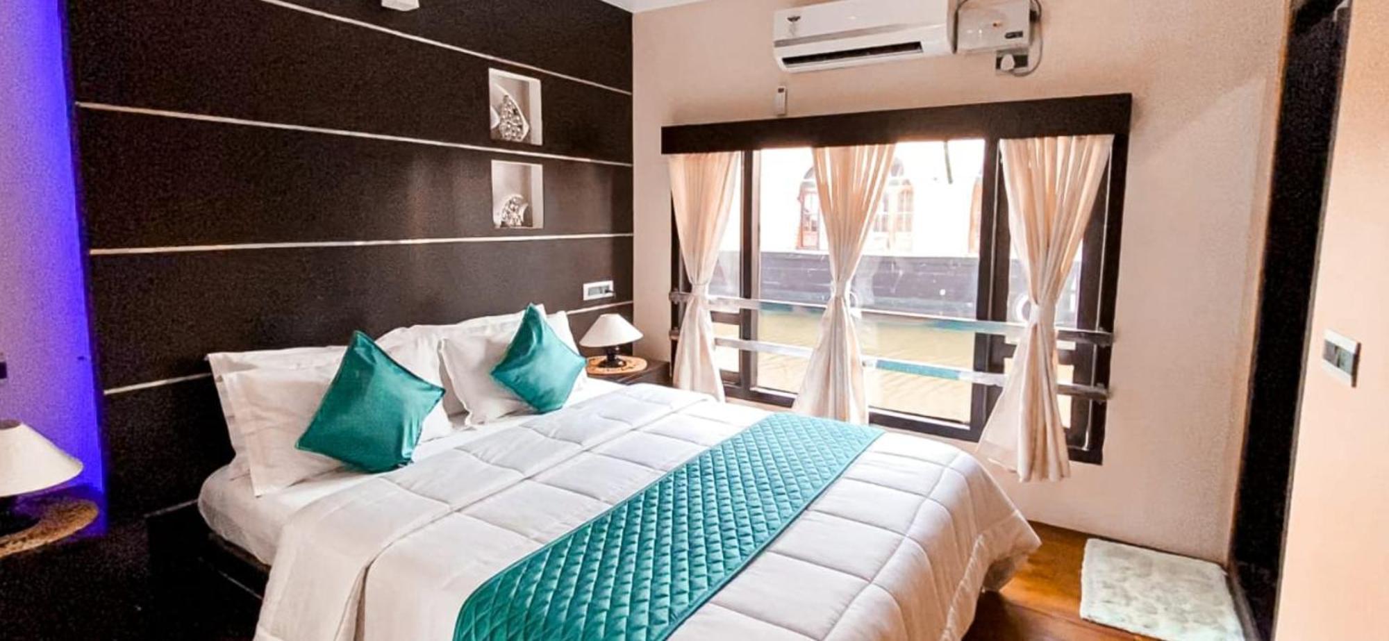 Victoria Houseboats Hotel Alappuzha Екстериор снимка