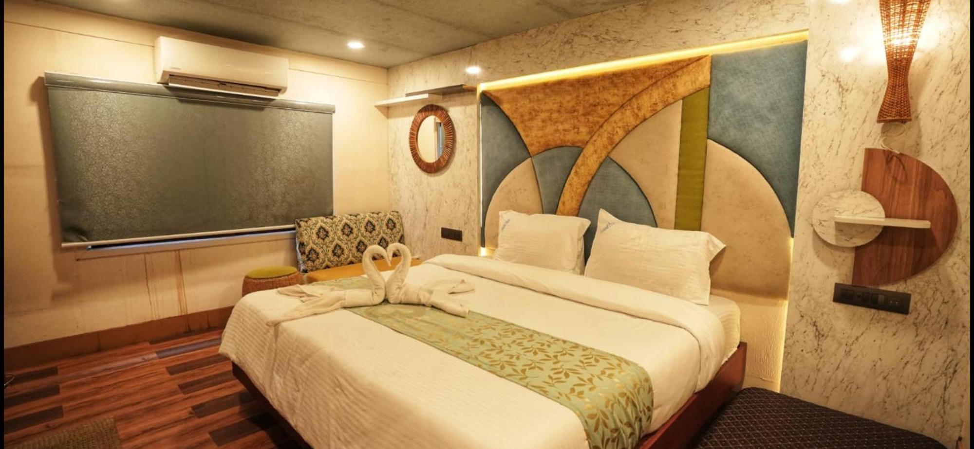 Victoria Houseboats Hotel Alappuzha Екстериор снимка